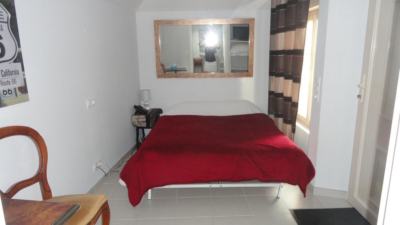 Le Quai 3 Hotel Chateaubriant Ngoại thất bức ảnh