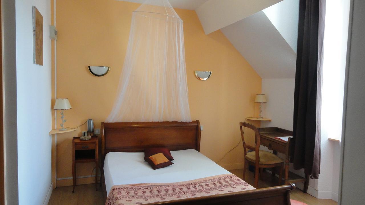 Le Quai 3 Hotel Chateaubriant Ngoại thất bức ảnh