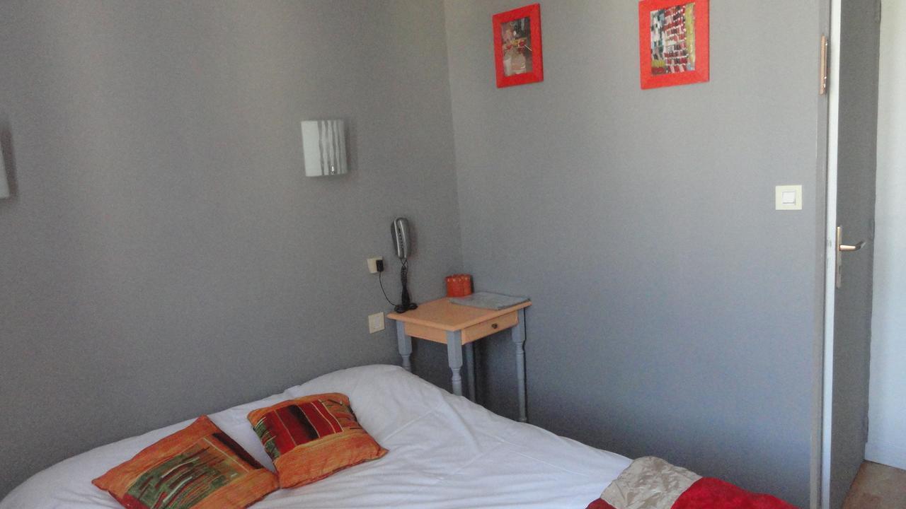 Le Quai 3 Hotel Chateaubriant Ngoại thất bức ảnh