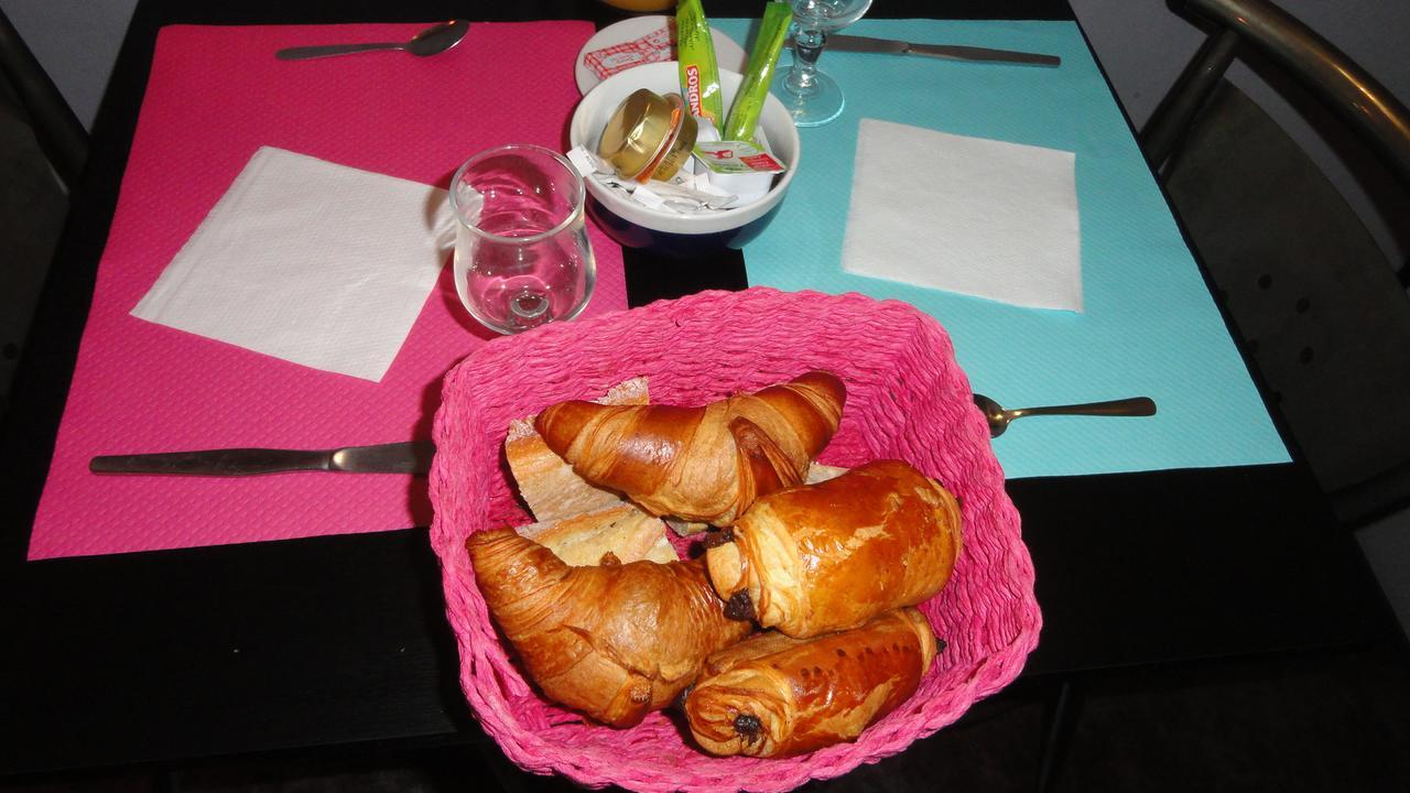Le Quai 3 Hotel Chateaubriant Ngoại thất bức ảnh