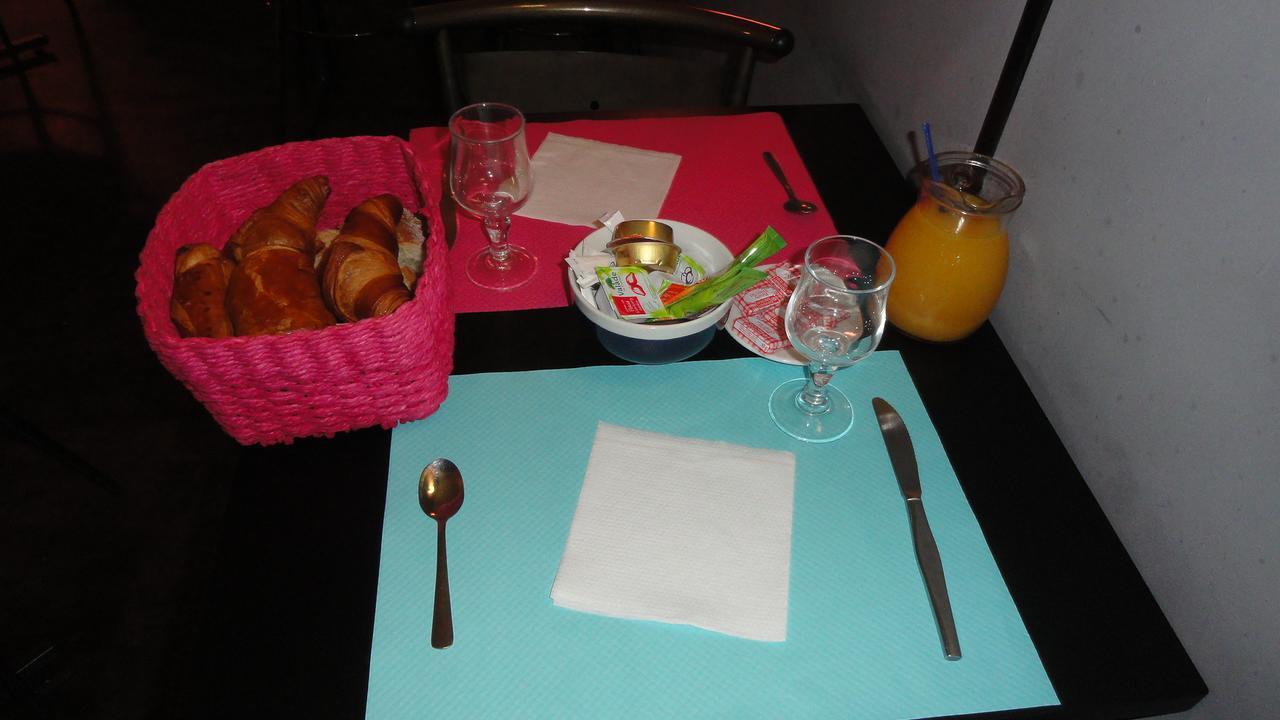 Le Quai 3 Hotel Chateaubriant Ngoại thất bức ảnh