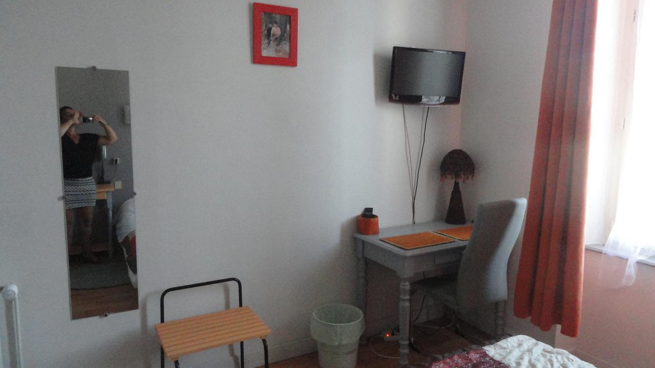 Le Quai 3 Hotel Chateaubriant Ngoại thất bức ảnh